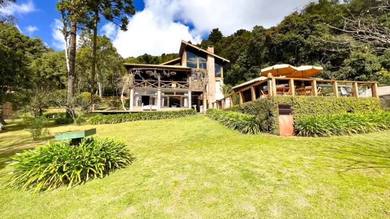 Foto do imóvel Casa de Condomínio em Campos do Jordão