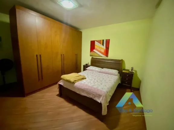 Imagem SANTO ANDRÉ Casa 200 metros, total de 5 dormitórios, Edícula, 2 vagas com excelente localização e valor !!!