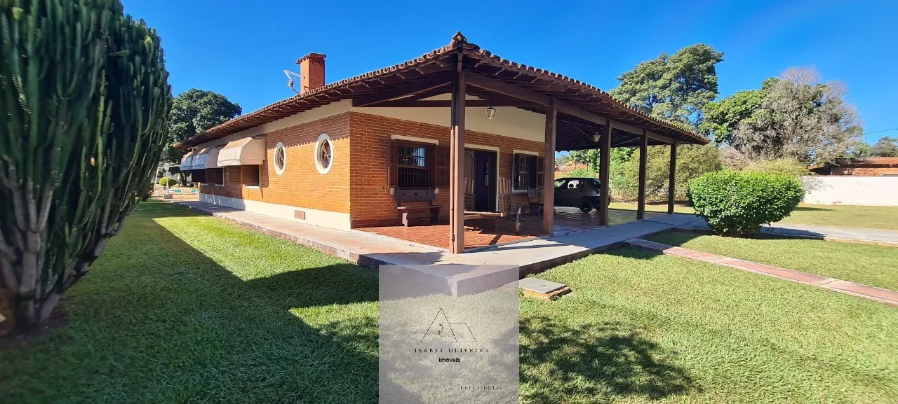 Imagem Maravilhosa Chácara à Venda em Itu-SP: 4 Quartos, 1 Suíte, 3 Salas, 3 Banheiros, 3 Vagas de Garagem
