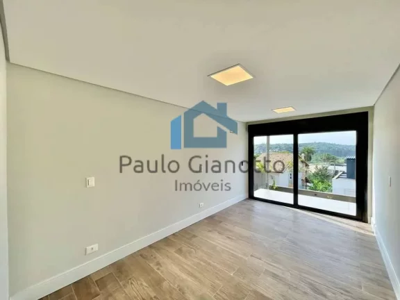 Imagem Casa Nova, de Alto Padrão, no Condomínio São Paulo II