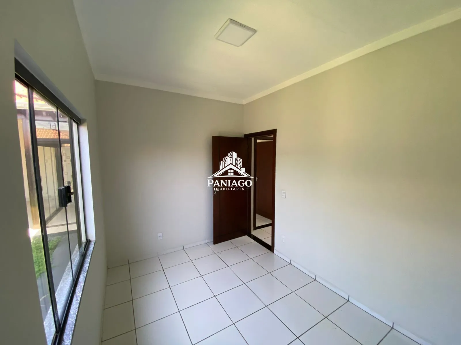 Imagem Casa à Venda no Condomínio Juliana em Várzea Grande - 3 Quartos e Energia Solar