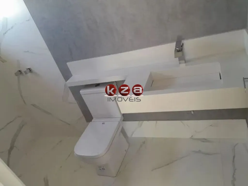 Imagem Luxuosa Casa em Condomínio à Venda em Valinhos-SP, Bairro Le Village 3 Quartos, 3 Suítes, 2 Salas, 5 Banheiros, 2 Vagas, 230m².
