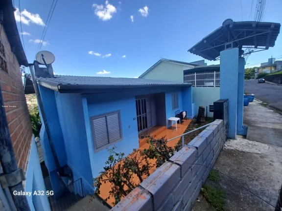 Imagem Casa para Venda em Concórdia, Industriários, 5 dormitórios, 2 banheiros, 1 vaga