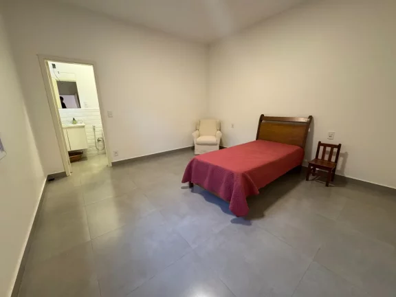 Imagem Casa tipo para venda em Centro com 3 quartos, sendo 3 suítes, 266m2