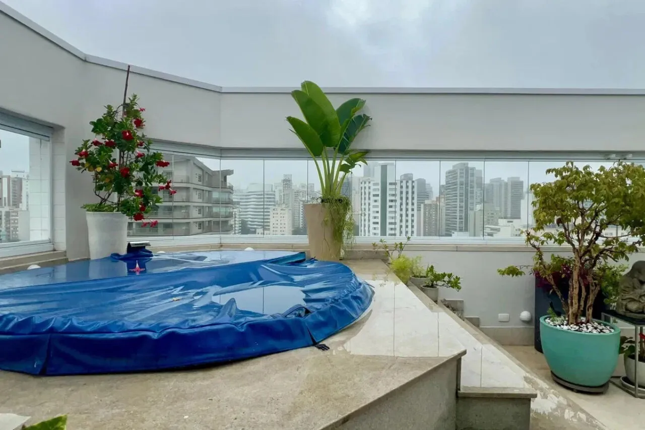 Imagem Duplex de Alto Padrão para venda ou locação em Pinheiros: 200m², 3 suítes e 3 vagas