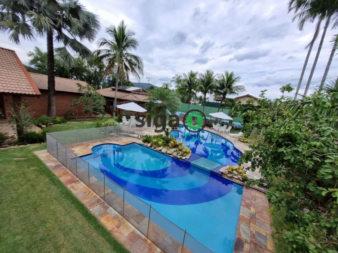Foto do imóvel Casa a Venda em Condomínio Jardim Acapulco 5 quartos