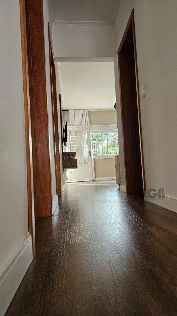 Imagem Casa 3 dormitórios, 5 vagas, 155 m² área construída, terreno 300m², Nonoai.