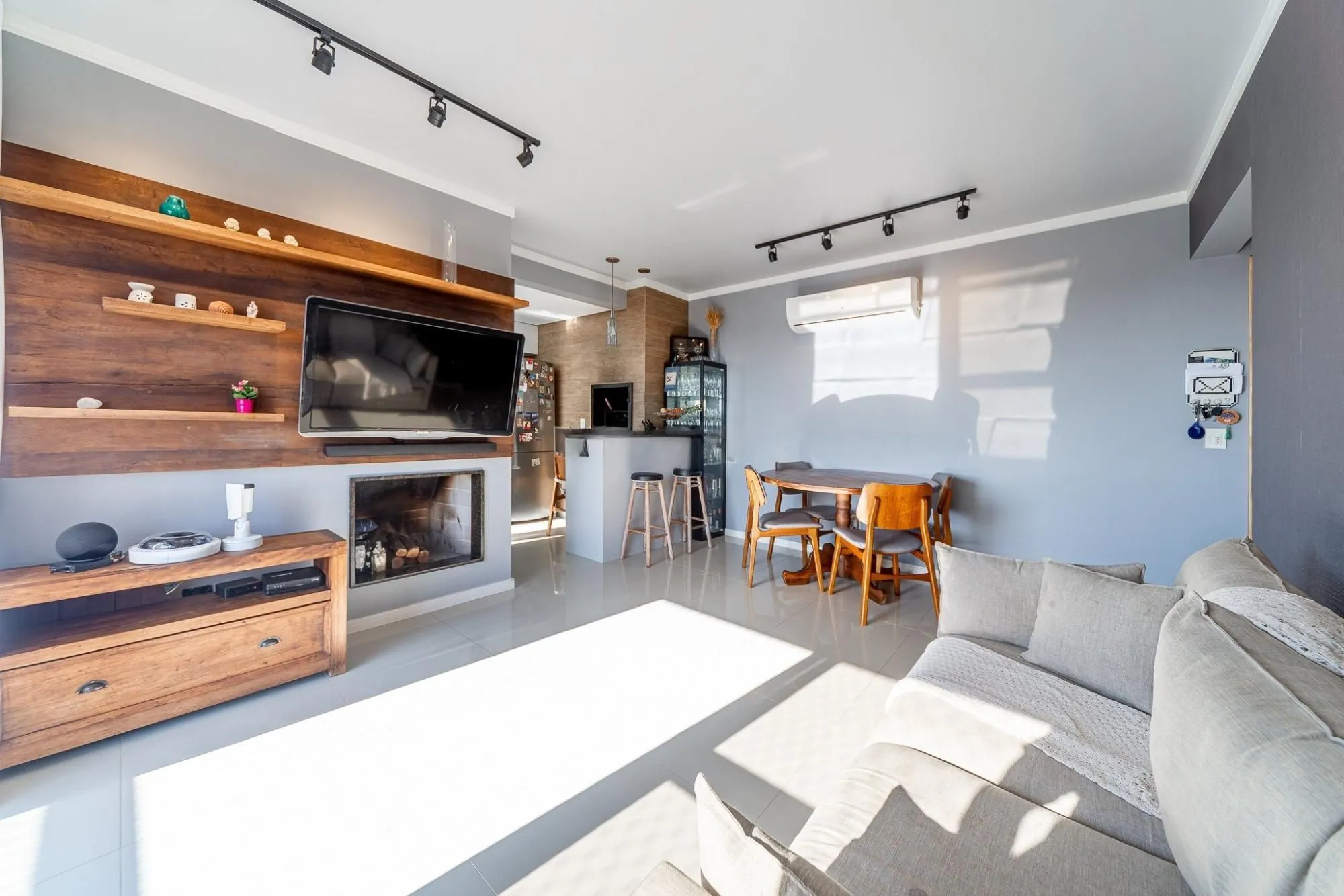 Imagem Apartamento 2 Dormitórios com Suíte e 2 Vagas no Petrópolis - 75m²