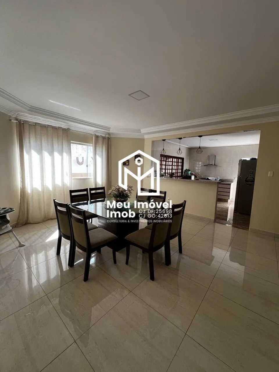 Imagem Casa 5 Quartos 2 Suítes 2 Vagas 250m² Taguatinga Sul