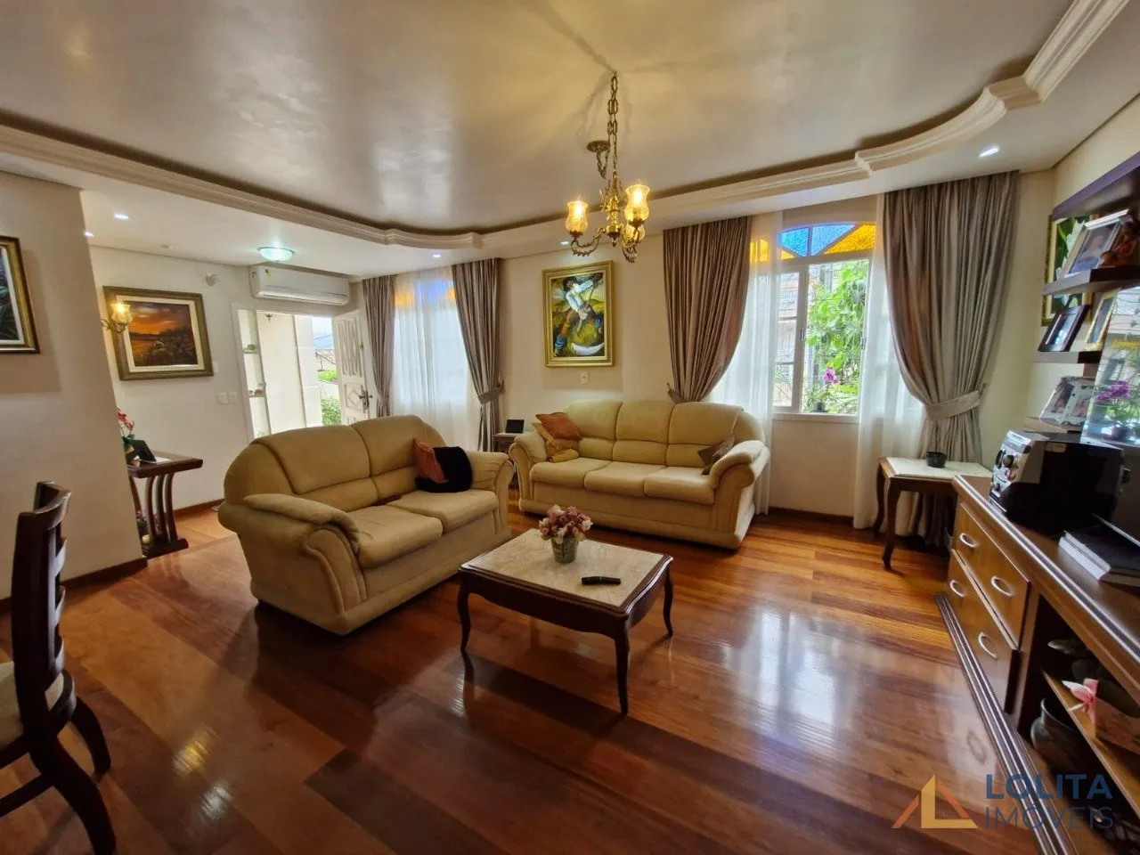 Imagem CASA À VENDA COM 2 SUÍTES NA TRINDADE, FLORIANÓPOLIS/SC