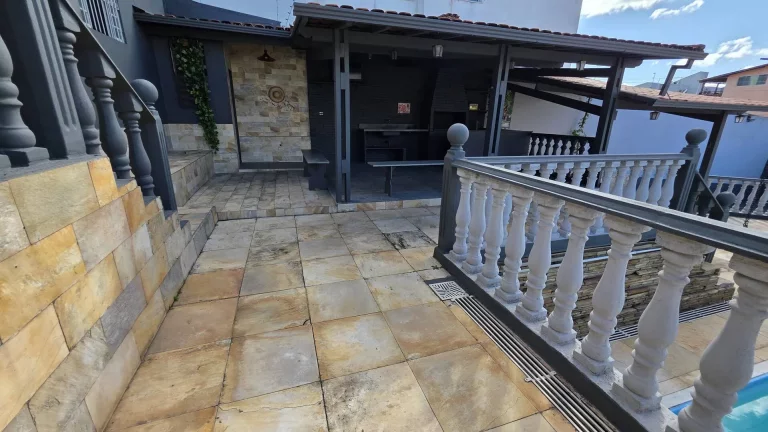 Imagem Casa com 2 quartos, sendo 1 suíte - Jardim Leblon