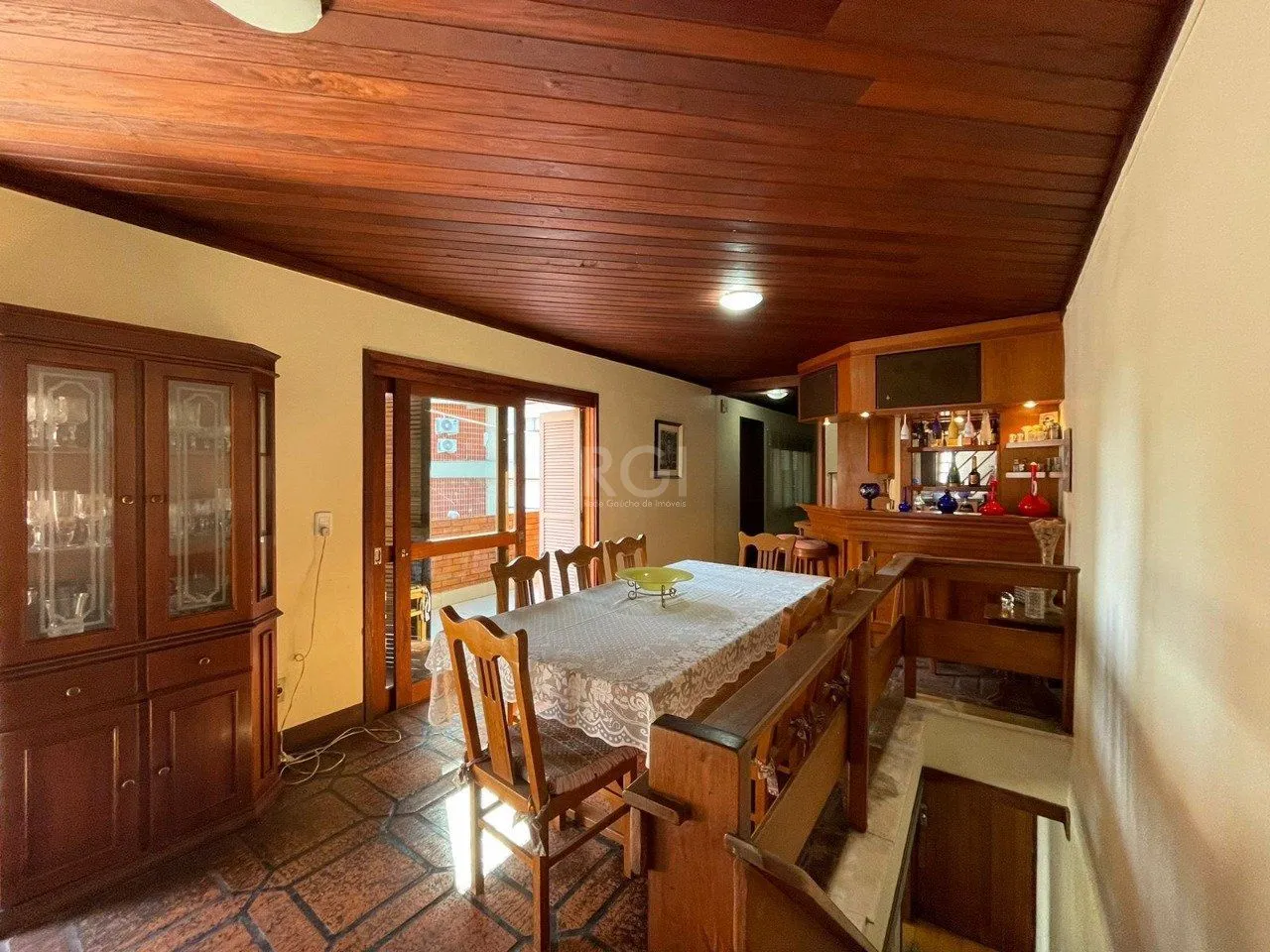 Imagem Cobertura a venda 5 Quartos, suíte e 2 vagas, no Bairro Menino Deus, Poa/RS