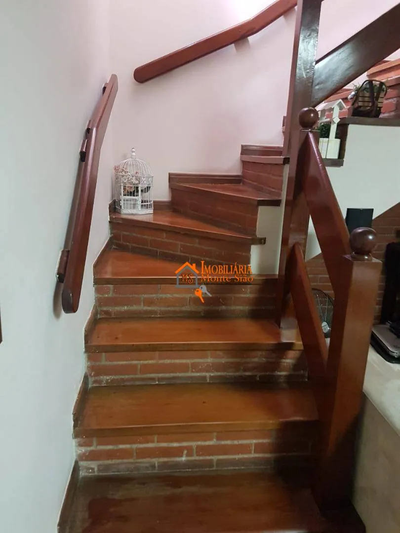 Imagem Sobrado com 4 dormitórios à venda, 275 m² por R$ 950.000,00 - Vila Barros - Guarulhos/SP