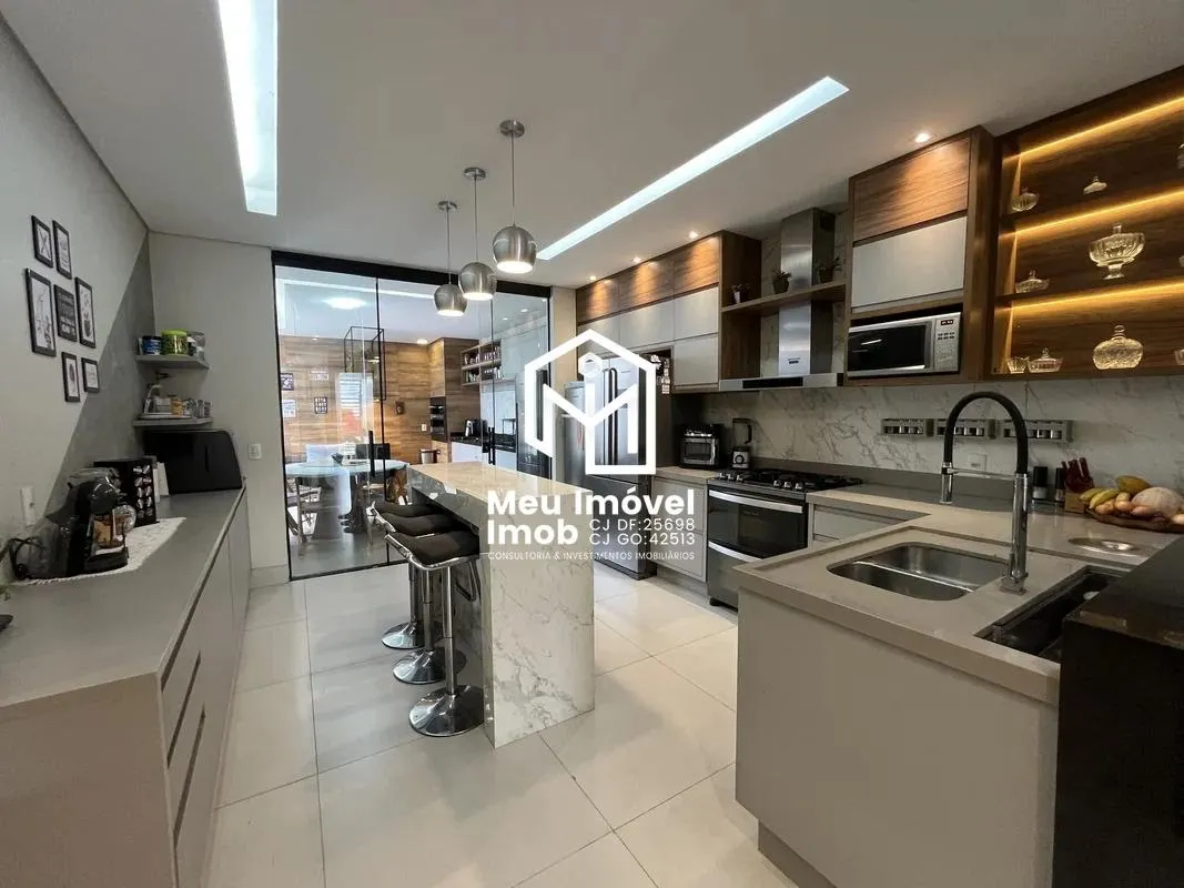 Imagem Casa 4 Quartos 3 Suítes 2 Vagas 268m²