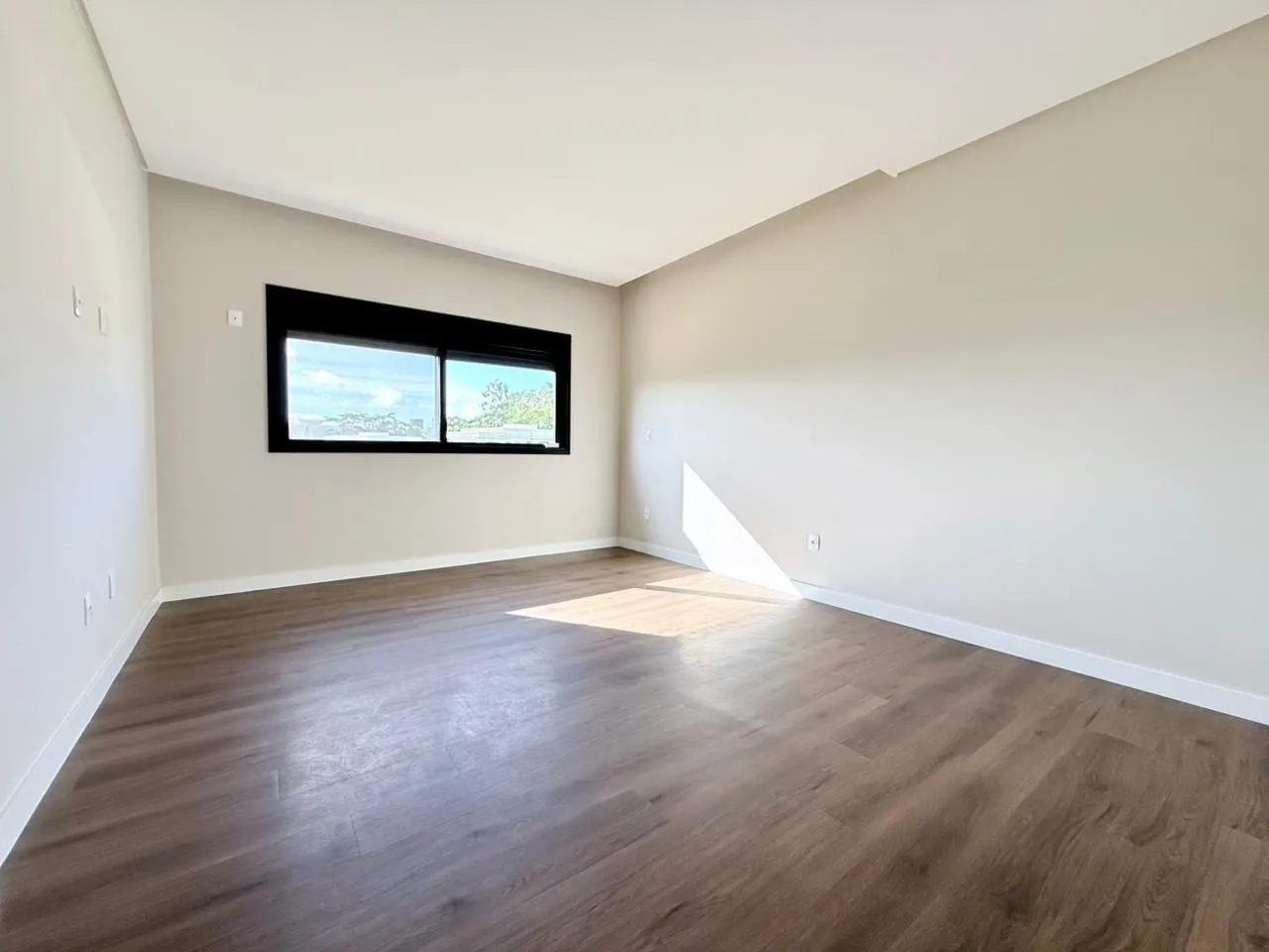 Imagem Casa à venda com 411m2 por R$ 4.500.000,00