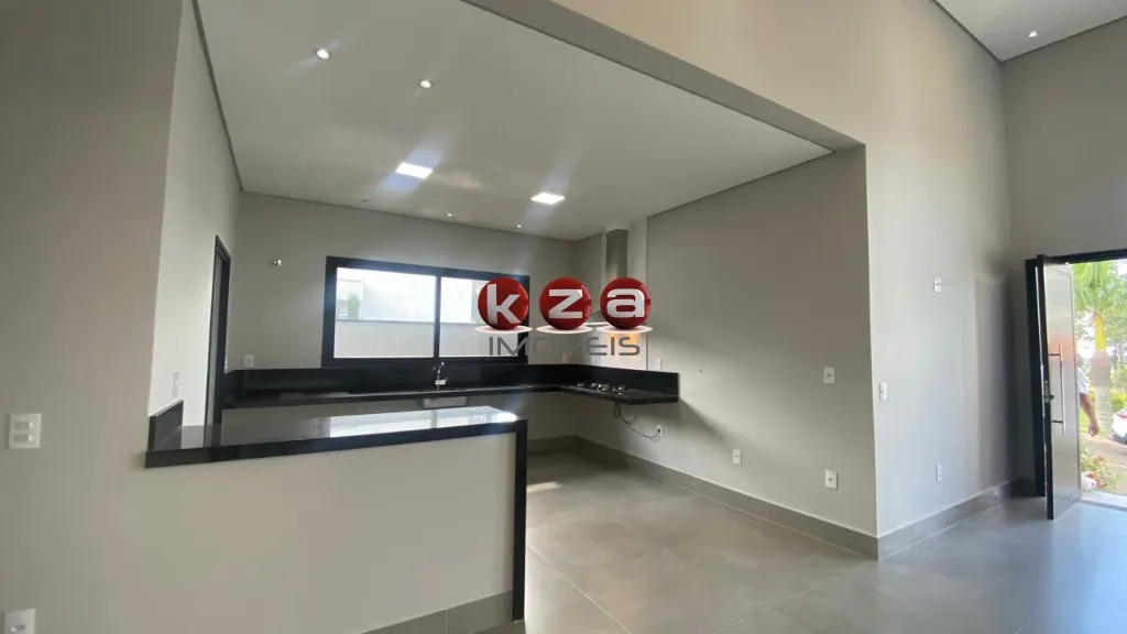Imagem Casa de alto padrão em condomínio à venda em Valinhos-SP, bairro Pinheiro: 3 quartos, 3 suítes, 2 salas e 176,25 m² de área.