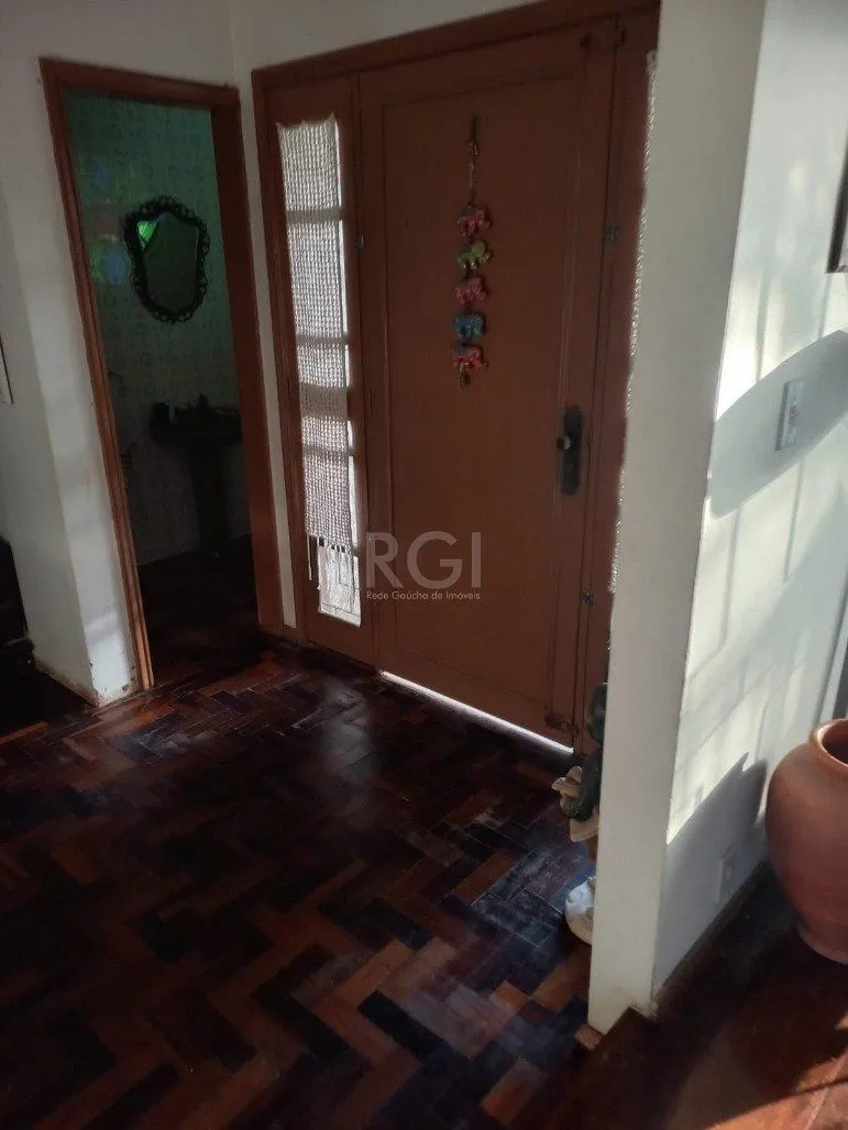 Imagem Casa para Venda - 256.44m², 4 dormitórios, sendo 1 suites, 4 vagas - Cavalhada