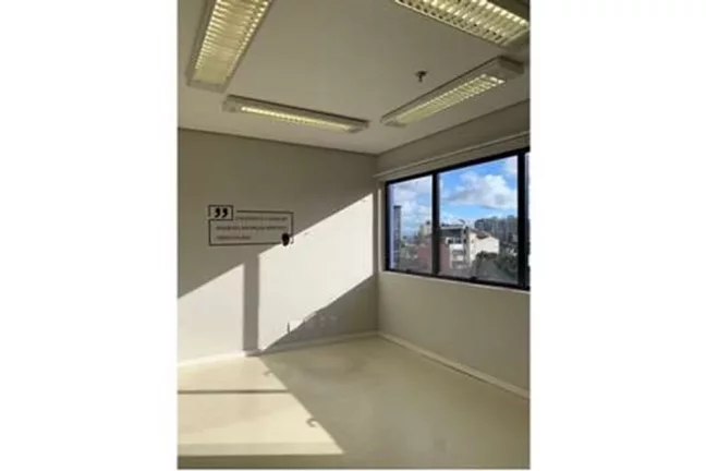 Foto do imóvel Sala para venda em Porto Alegre