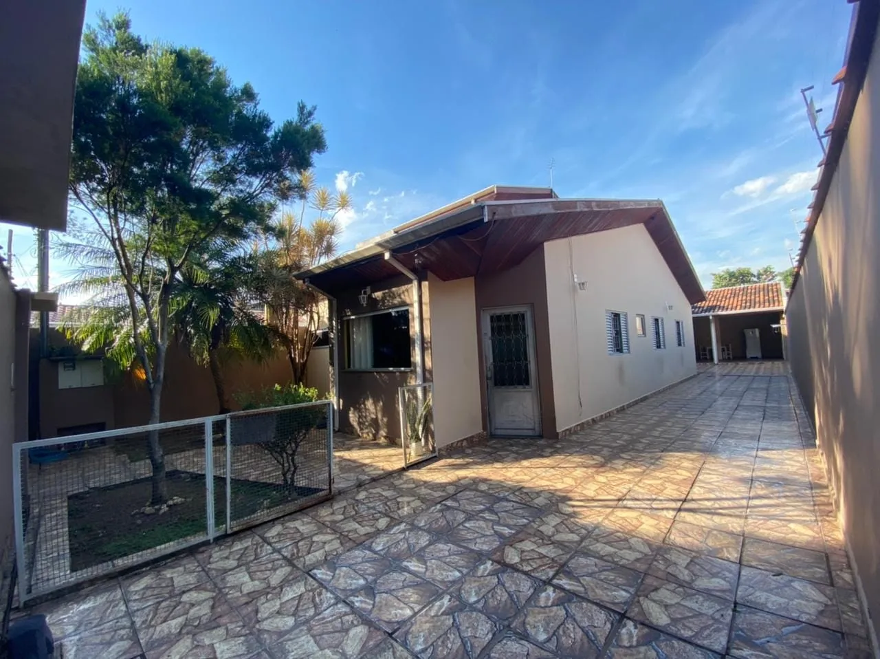 Foto do imóvel Casa à venda 4 Quartos, 2 Suites, 6 Vagas, 300M², Jardim Gurilândia, Taubaté - SP