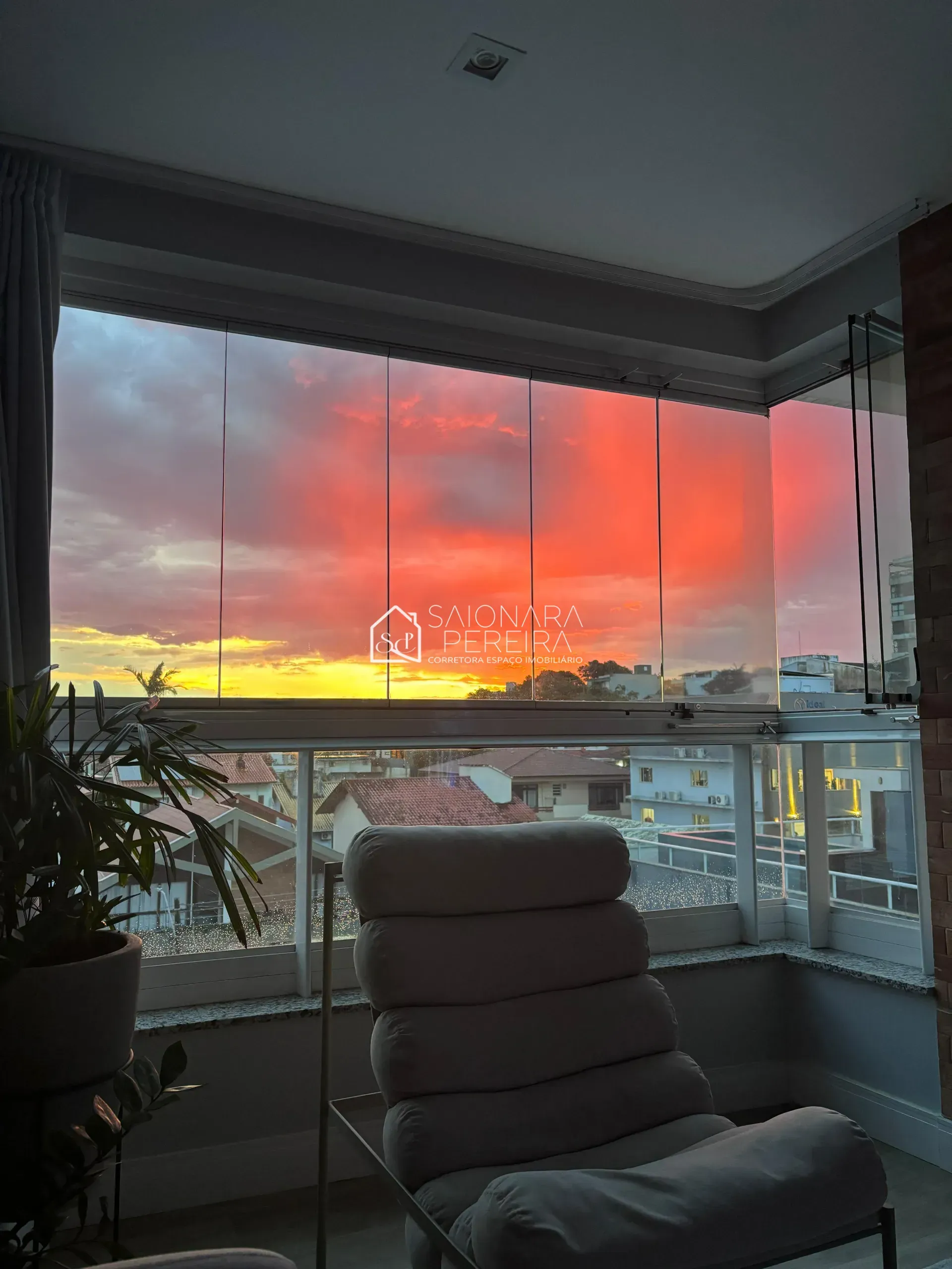 Imagem Apartamento à venda com 3 dormitórios e vista panorâmica no Itaguaçu, Florianópolis