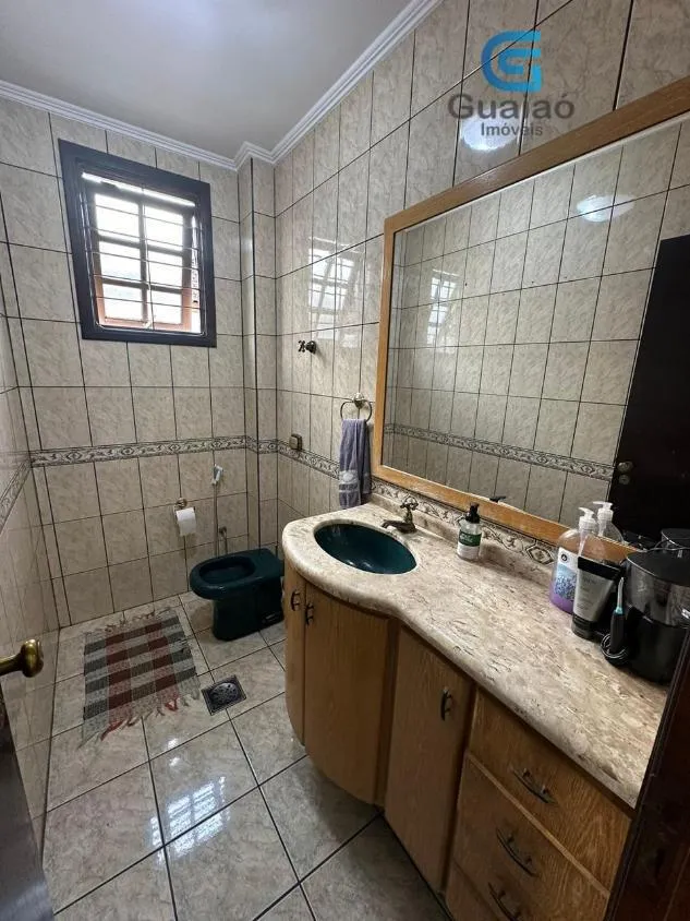 Imagem Vendo amplo sobrado, 05 dormitórios, Jd. Independência, São Vicente