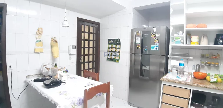 Imagem Vende Casa de 270m² com 4 dormitórios no Parque Assunção