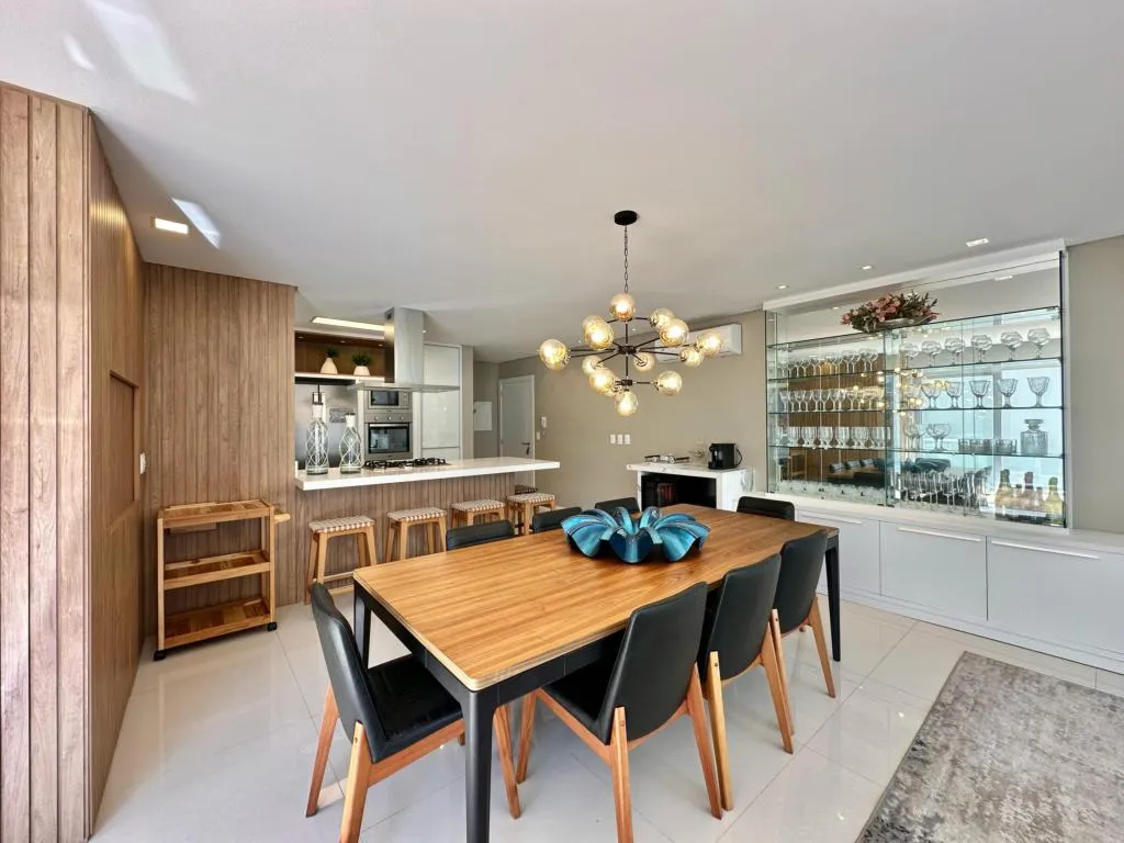 Imagem Apartamento 4 Dormitórios - Bairro Zona Nova