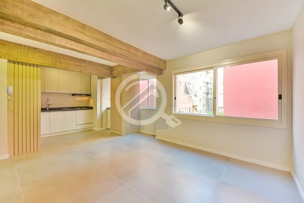 Imagem Apartamento finamente reformado em alto padrão com 2 dormitórios e 1 vaga de garagem no Bom Fim. L...