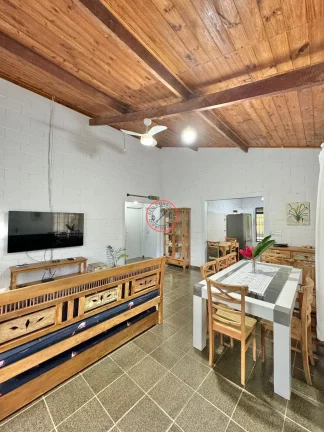 Imagem CASA CHARMOSA ;BOISSUCANGA,2 DORMITÓRIOS,SALA AMPLA,AVARANDADA,EDICULA COM QUARTO AMPLO E BANHEIRO, ARVORES FRUTIFERAS EM 581 MT2