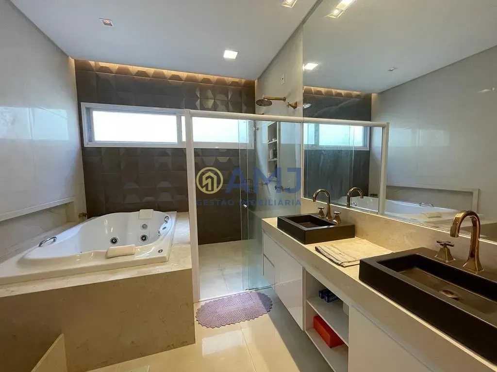 Imagem Vendo Casa Térrea de Alto Padrão no Condomínio do Lago