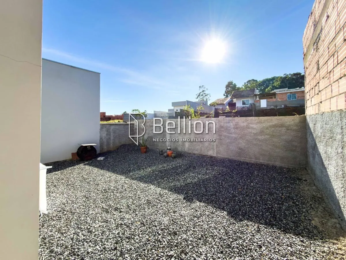 Imagem Casa ao Lado da Praça do Jeep Clube no Bairro Warnow, Indaial