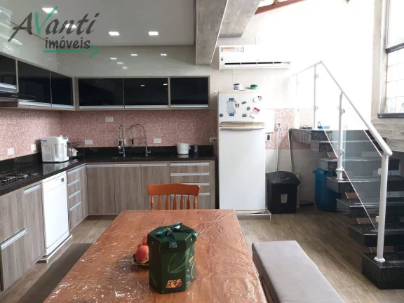 Imagem Casa sobreposta à venda no bairro Embaré em Santos/SP
