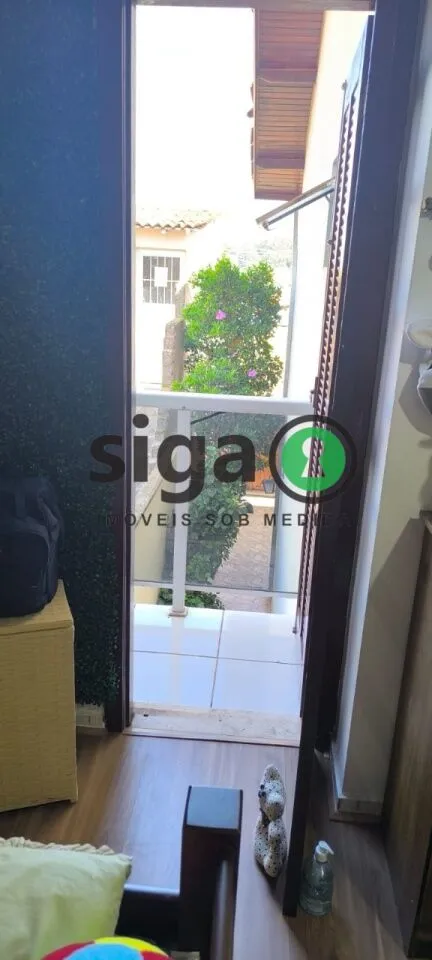 Imagem Casa Espaçosa com 3 Quartos, Suíte, Quintal e Churrasqueira em Localização Privilegiada