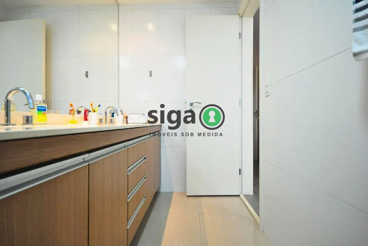 Imagem Apartamento à venda com 3 quartos, 168m2, e 3 vagas na Vila Andrade