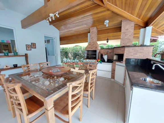 Imagem Excelente casa em condomínio fechado com 04 dormitórios