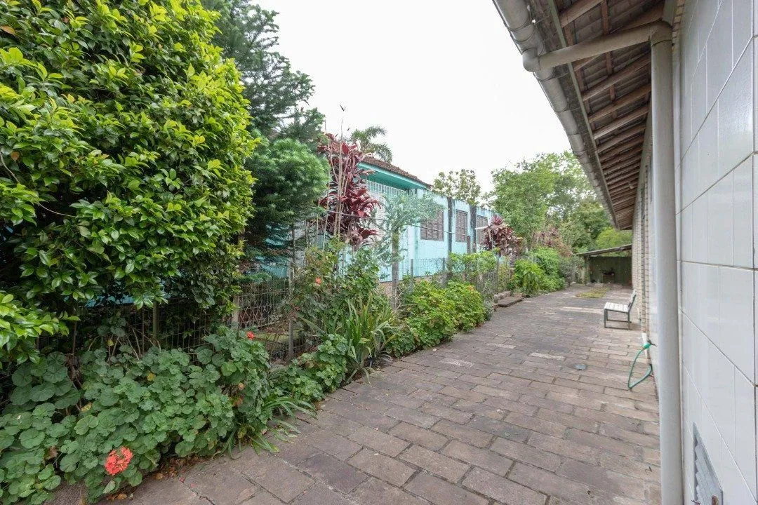 Imagem Casa para Venda - 200.81m², 4 dormitórios, sendo 1 suites, 5 vagas - Tristeza
