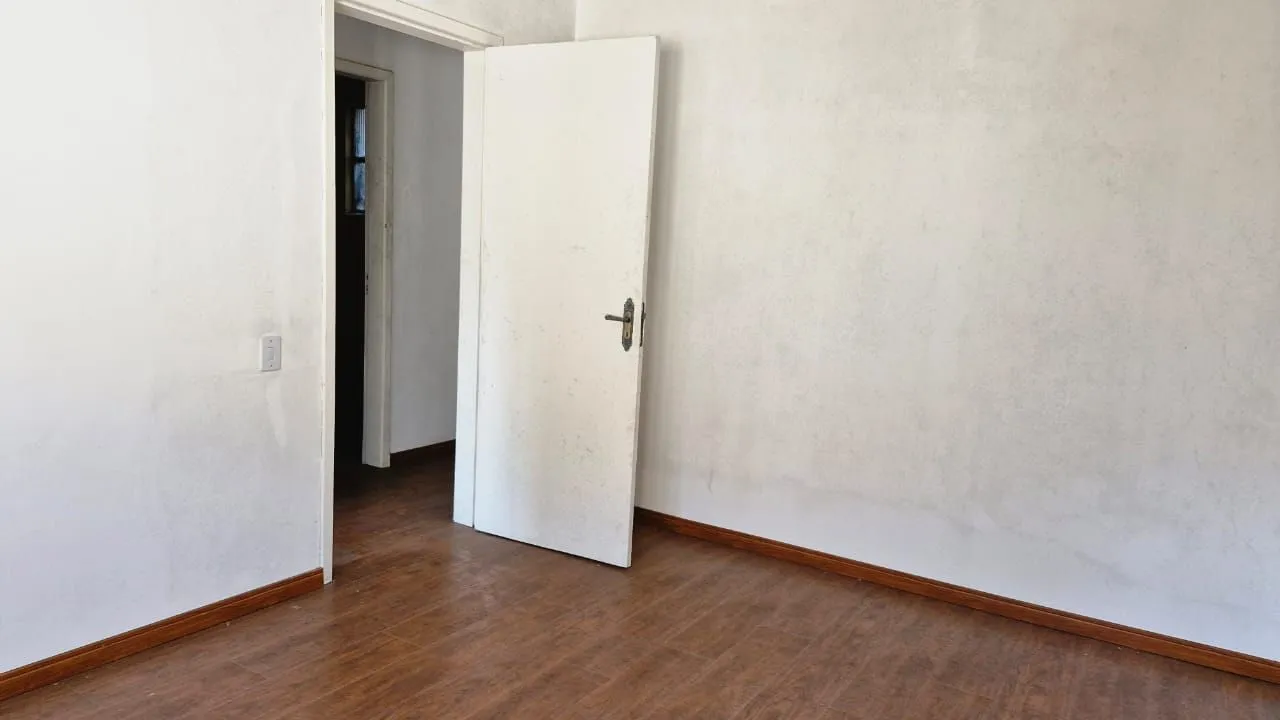 Imagem Apartamento com 2 dormitórios e garden na Rua Ijuí, pronto para reformar
