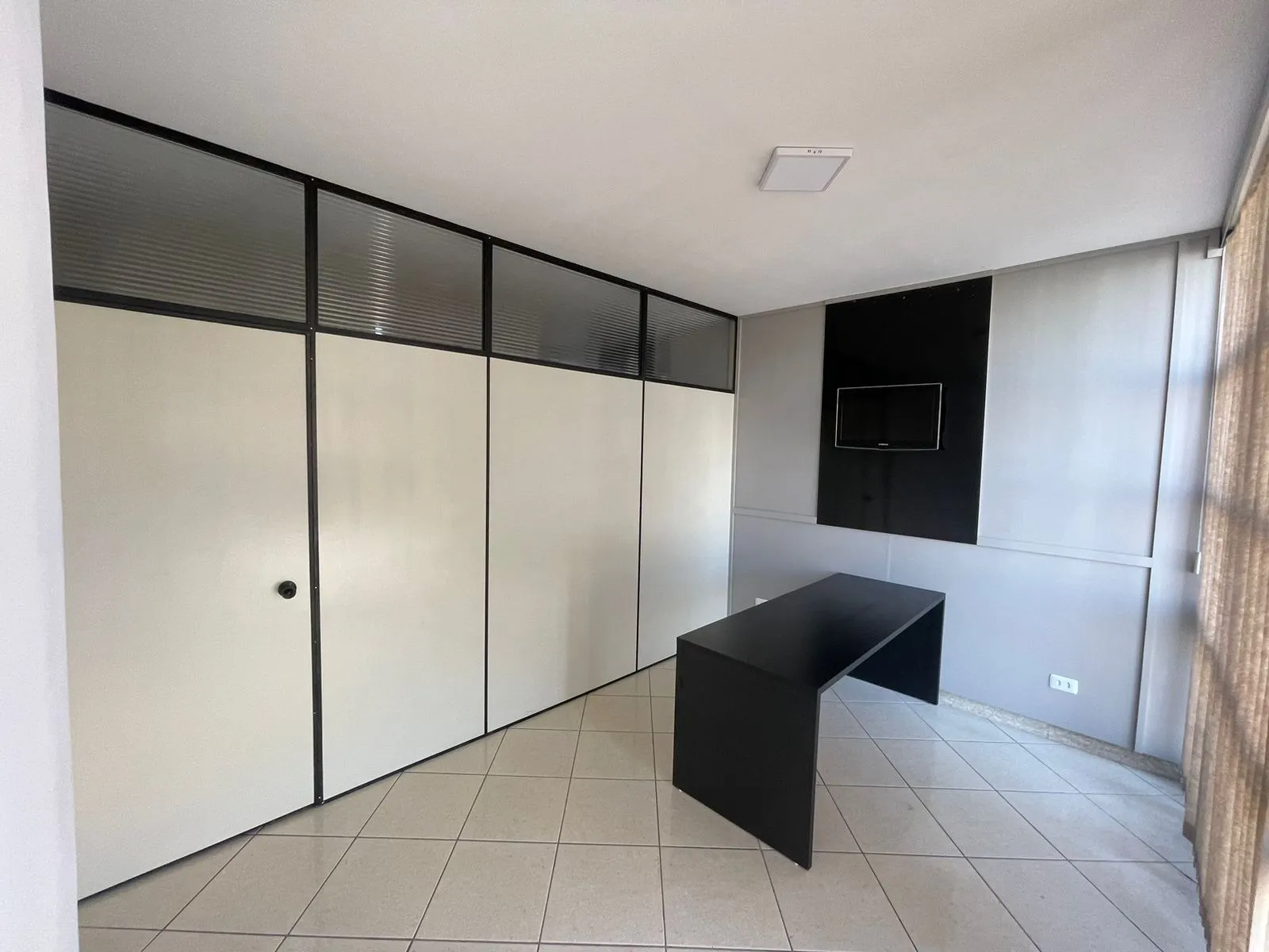 Imagem Oásis Urbano: Sala Planejada no Prédio Ceesp no Coração de Sorocaba