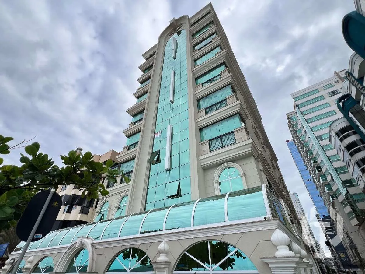 Foto do imóvel Apartamento à venda, no VILLE DE FRANCE RESIDENZIALE, em Itapema, Meia Praia, com 3 quartos, 168m2