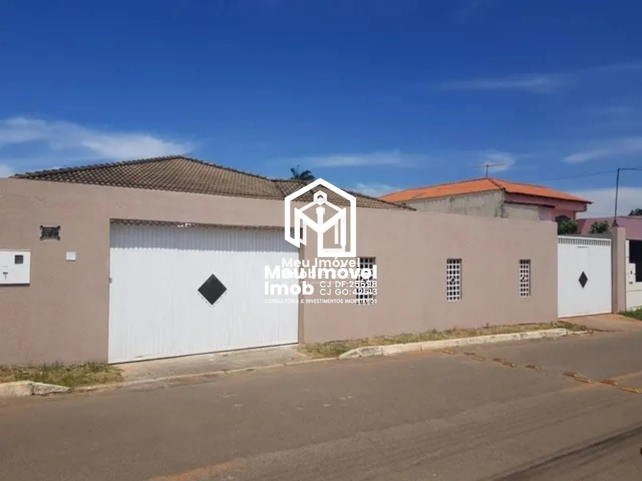 Imagem Casa1 4 Quartos 2 Suítes 3 Vagas Casa2 2 Quartos 1 Banheiro