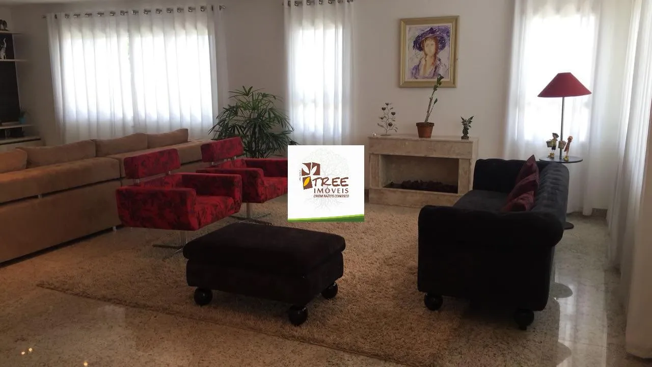 Imagem VENDA DE CASA TÉRREA NO CONDOMÍNIO MONTEREY VILLE, EM MOGI DAS CRUZES, 700m² com 4 quartos, 2 suítes, piscina, churrasqueira e 4 vagas. CONSULTE-NOS.