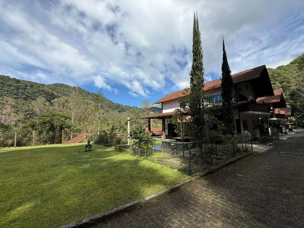 Foto do imóvel Casa em Condomínio para Venda em Teresópolis / RJ em Alameda Veredas das Araras