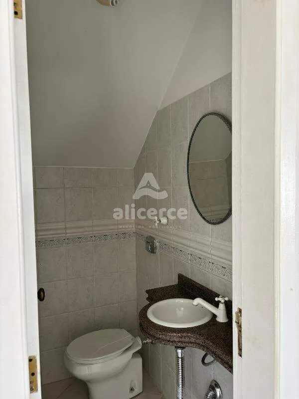 Imagem Casa à venda l 5 dórmitórios, 1 suíte l 237,83m² l Balneário do Estreito - Florianópolis/SC