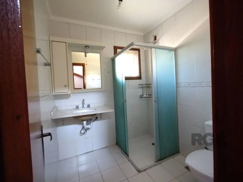 Imagem Casa de 3 dormitórios no bairro Ipanema - Porto Alegre