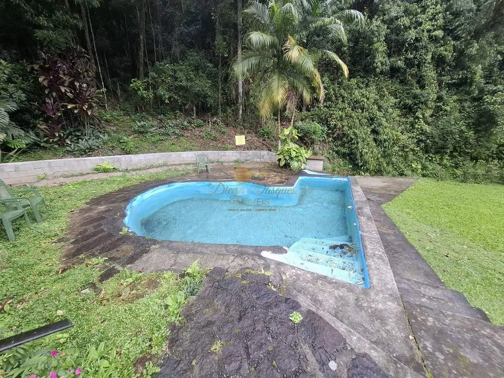Imagem Casa em Condomínio para Venda em Teresópolis / RJ no bairro Canoas