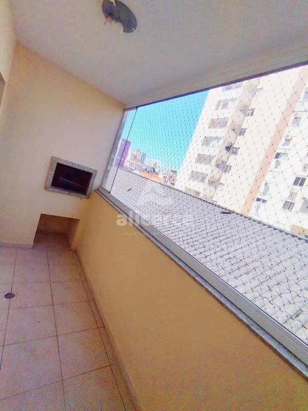 Imagem Apartamento à Venda - 3 Dormitórios I 1 Súite I Vaga de Garagem - em Barreiros, São José/SC