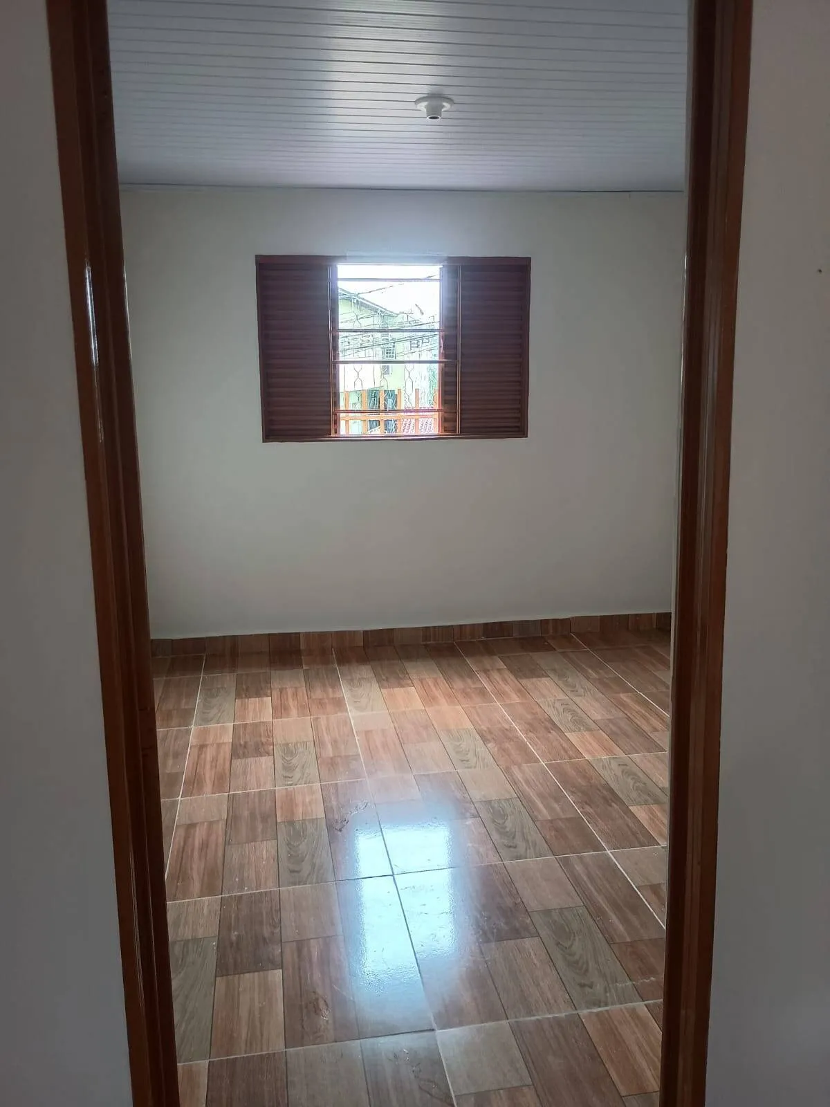 Imagem Casa de um quarto no barro lixeira