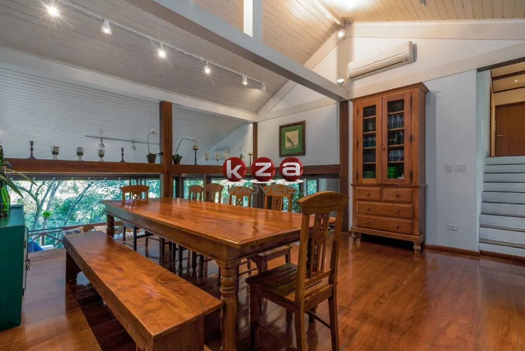 Imagem Casa de Luxo em Condomínio à Venda em Iporanga - Guarujá-SP: 7 Quartos, 7 Suítes, 3 Salas, 8 Banheiros, 4 Vagas, 338m².