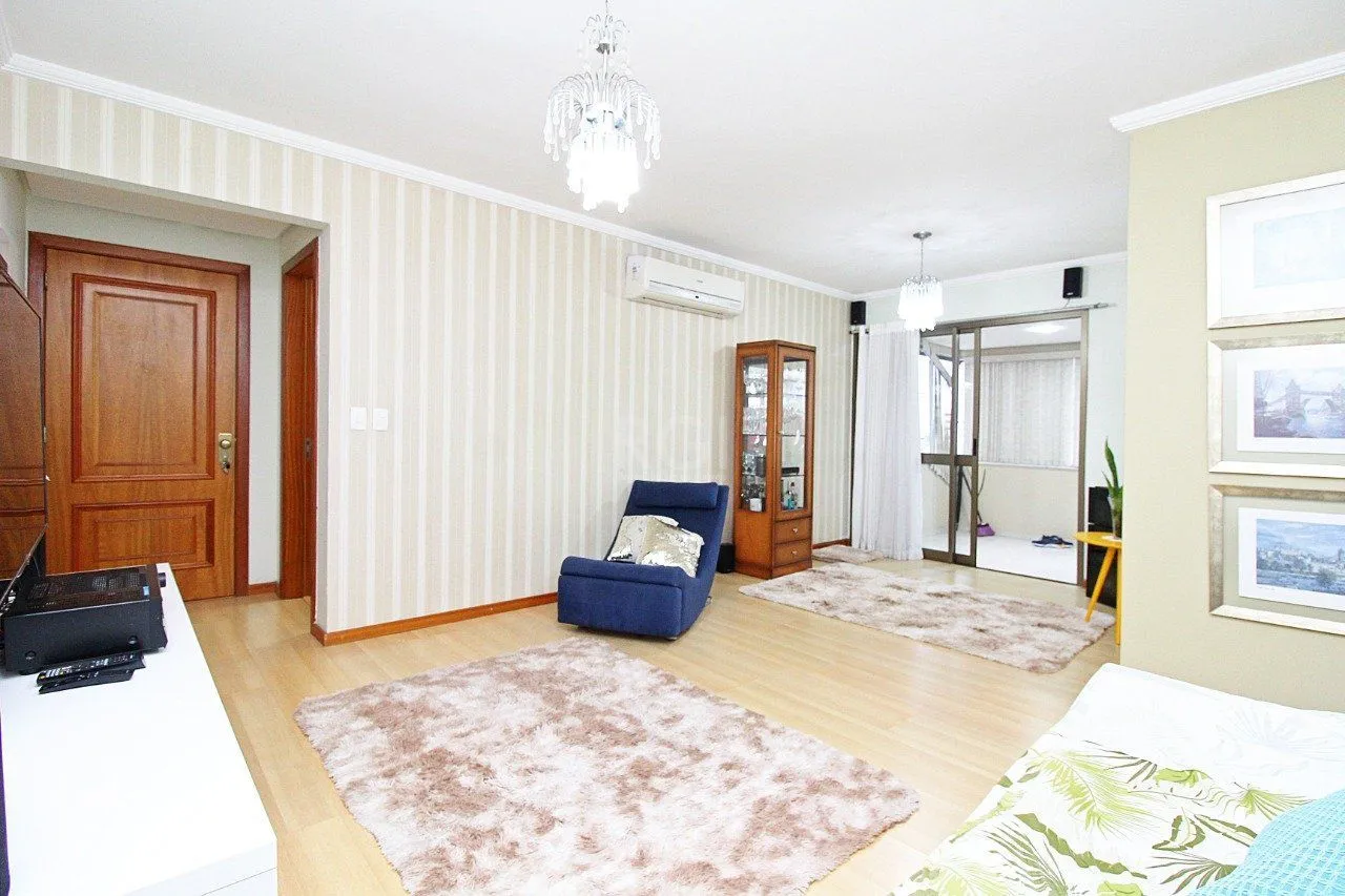 Imagem Apartamento de três dormitórios, suíte e uma vaga de garagem no bairro Santana
