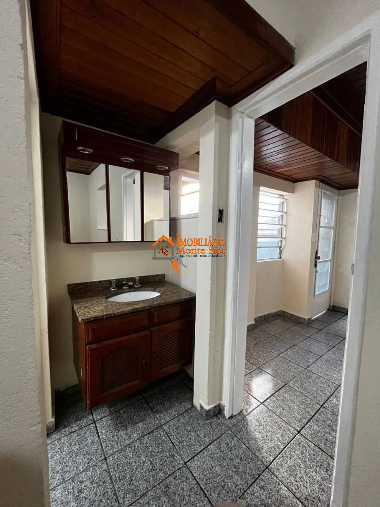 Imagem Sobrado com 4 dormitórios à venda, 238 m² por R$ 640.000,00 - Vila Galvão - Guarulhos/SP